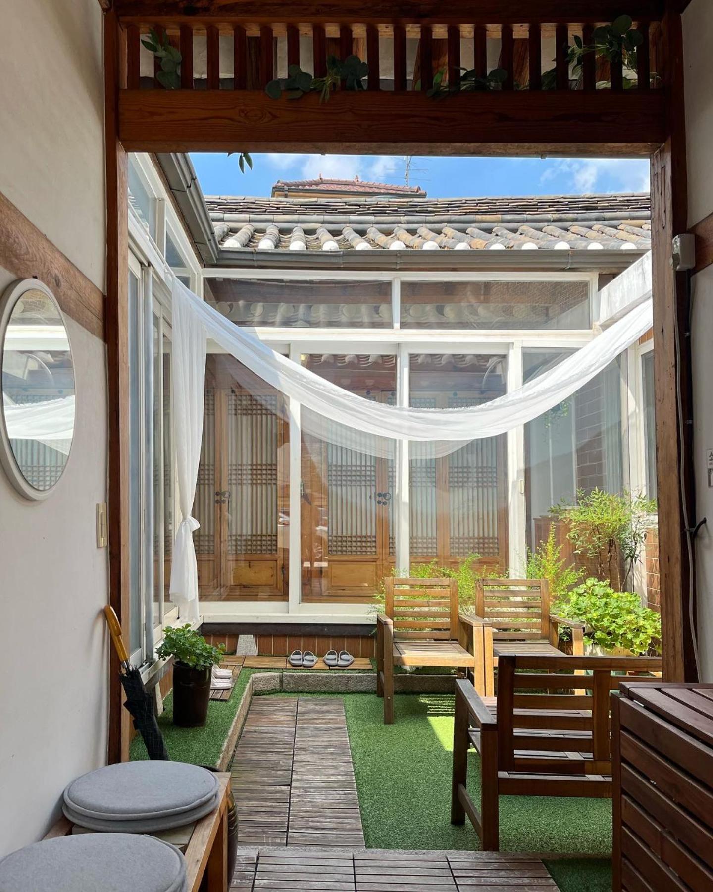 Seoulstory Hanok Hotel Exterior photo